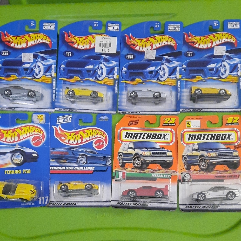 8 Hot Wheels FERRARI Collection.